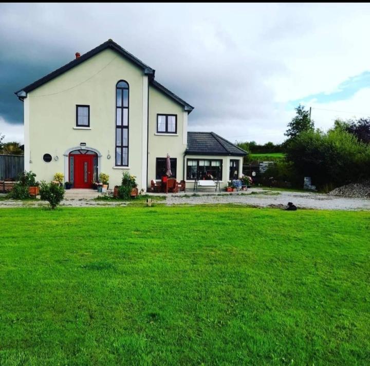 Shadowvale E34X773 Panzió Tipperary Kültér fotó